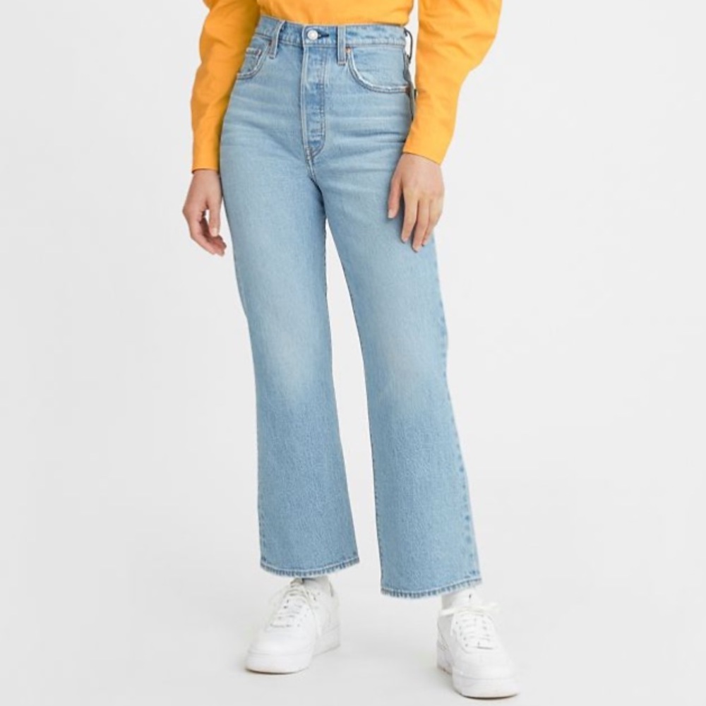 Levis Ribcage Bootcut cropped jeans